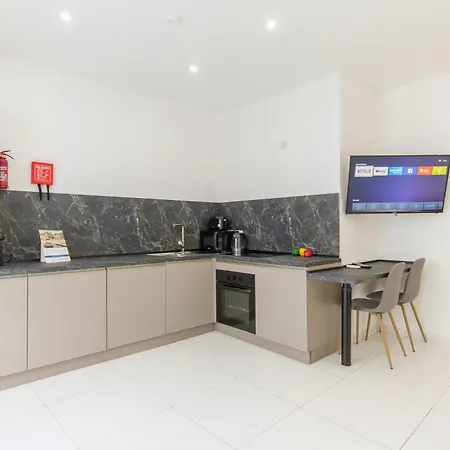 1bdr 50m By The Sea Gzira- Happy Gzira
