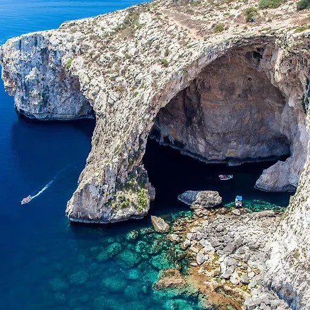 1bdr 50m By The Sea Gzira- Happy *