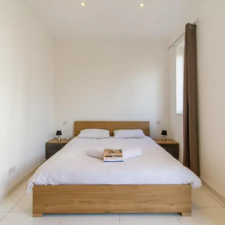1bdr 50m By The Sea Gzira- Happy *